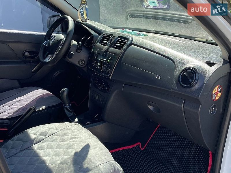 Седан Renault Logan 2019 в Николаеве