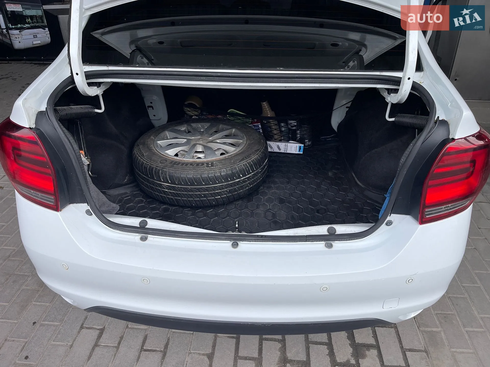 2019 Renault Logan - мініатюра 19
