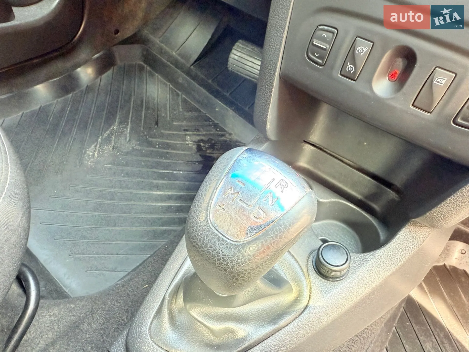 2016 Renault Logan - мініатюра 37