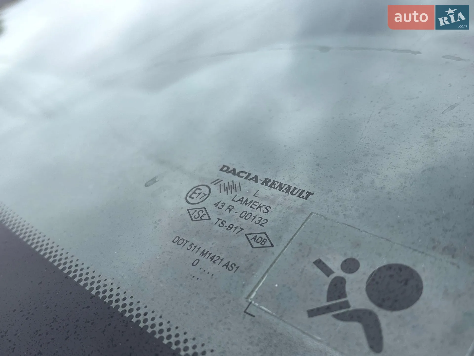 2010 Renault Logan - мініатюра 12