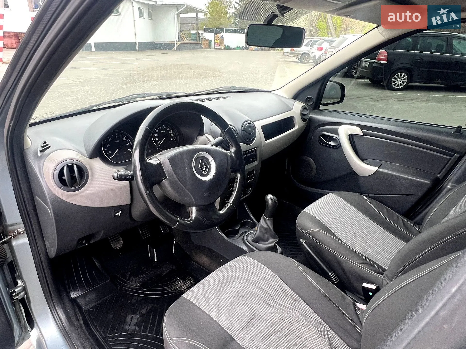 2010 Renault Logan - мініатюра 20