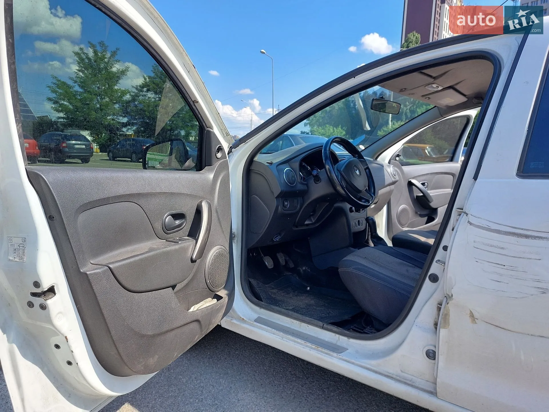 2015 Renault Logan - мініатюра 13