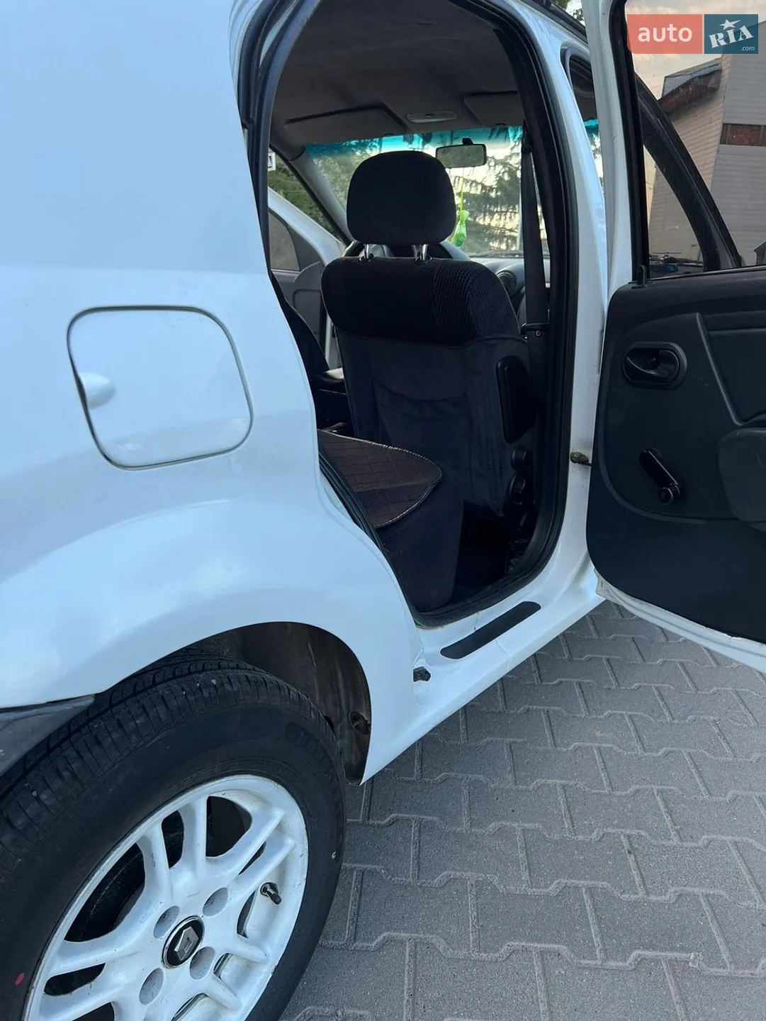 2011 Renault Logan - мініатюра 9