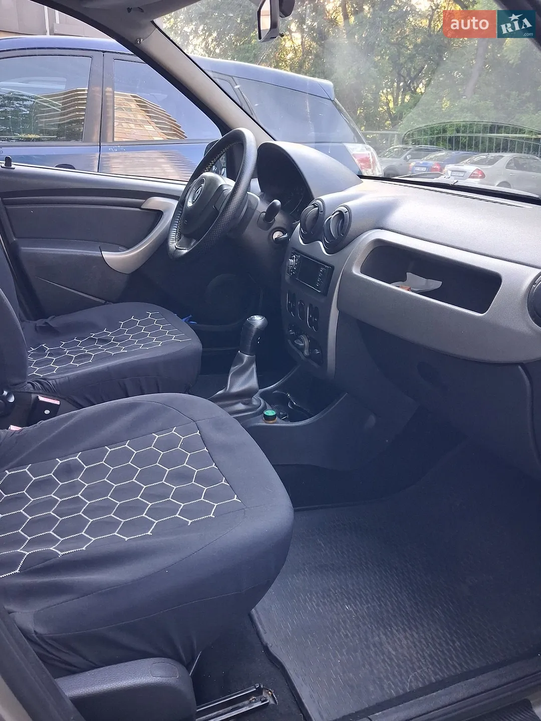 2010 Renault Logan - мініатюра 10