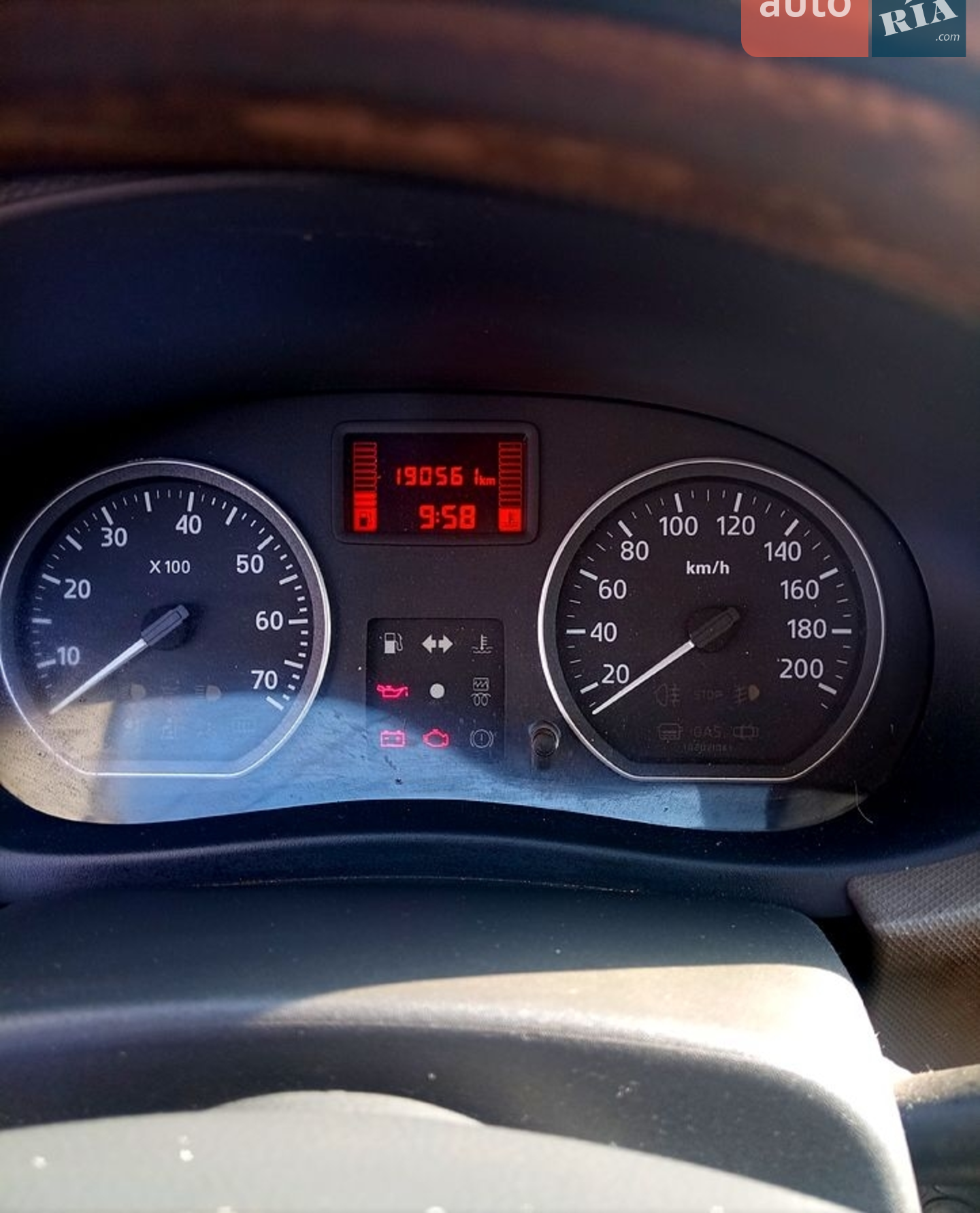 2012 Renault Logan - мініатюра 9