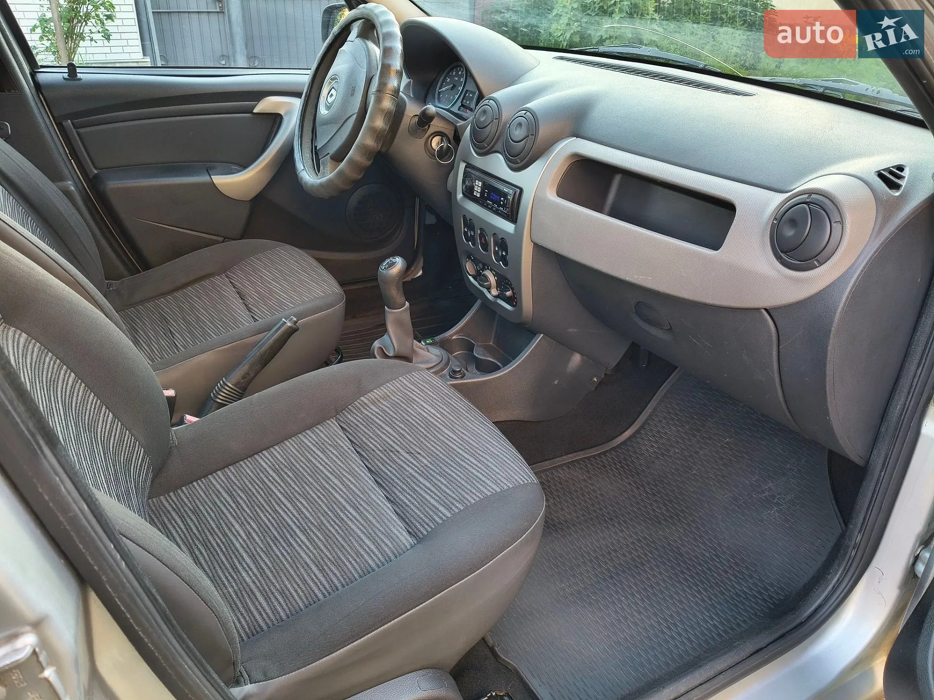 2011 Renault Logan - мініатюра 15