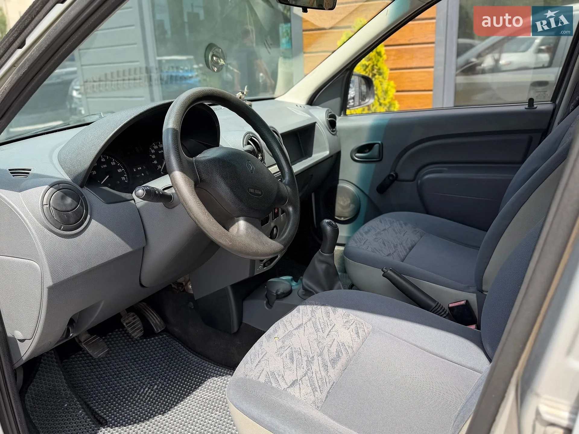 2010 Renault Logan - мініатюра 22