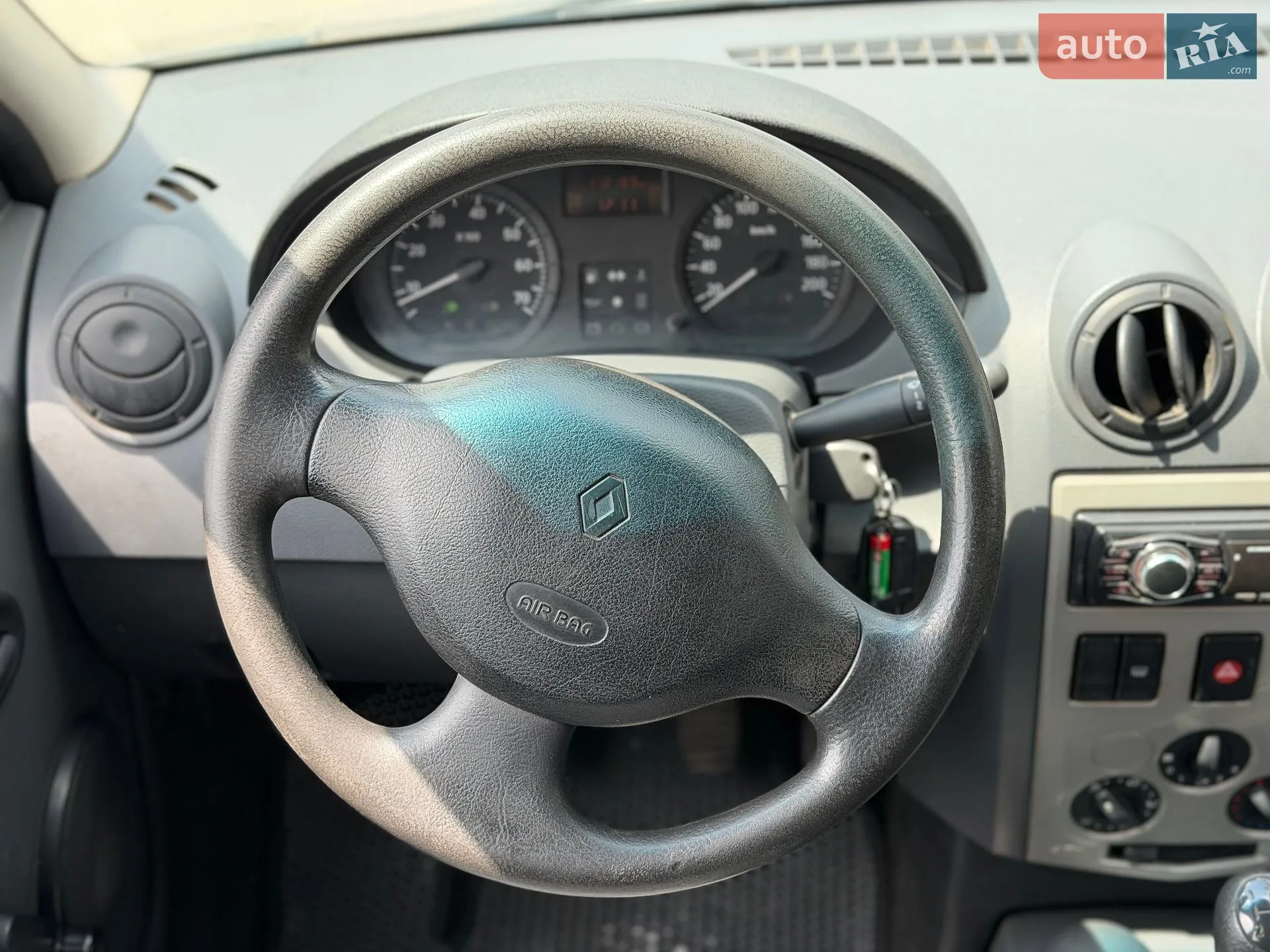 2010 Renault Logan - мініатюра 27