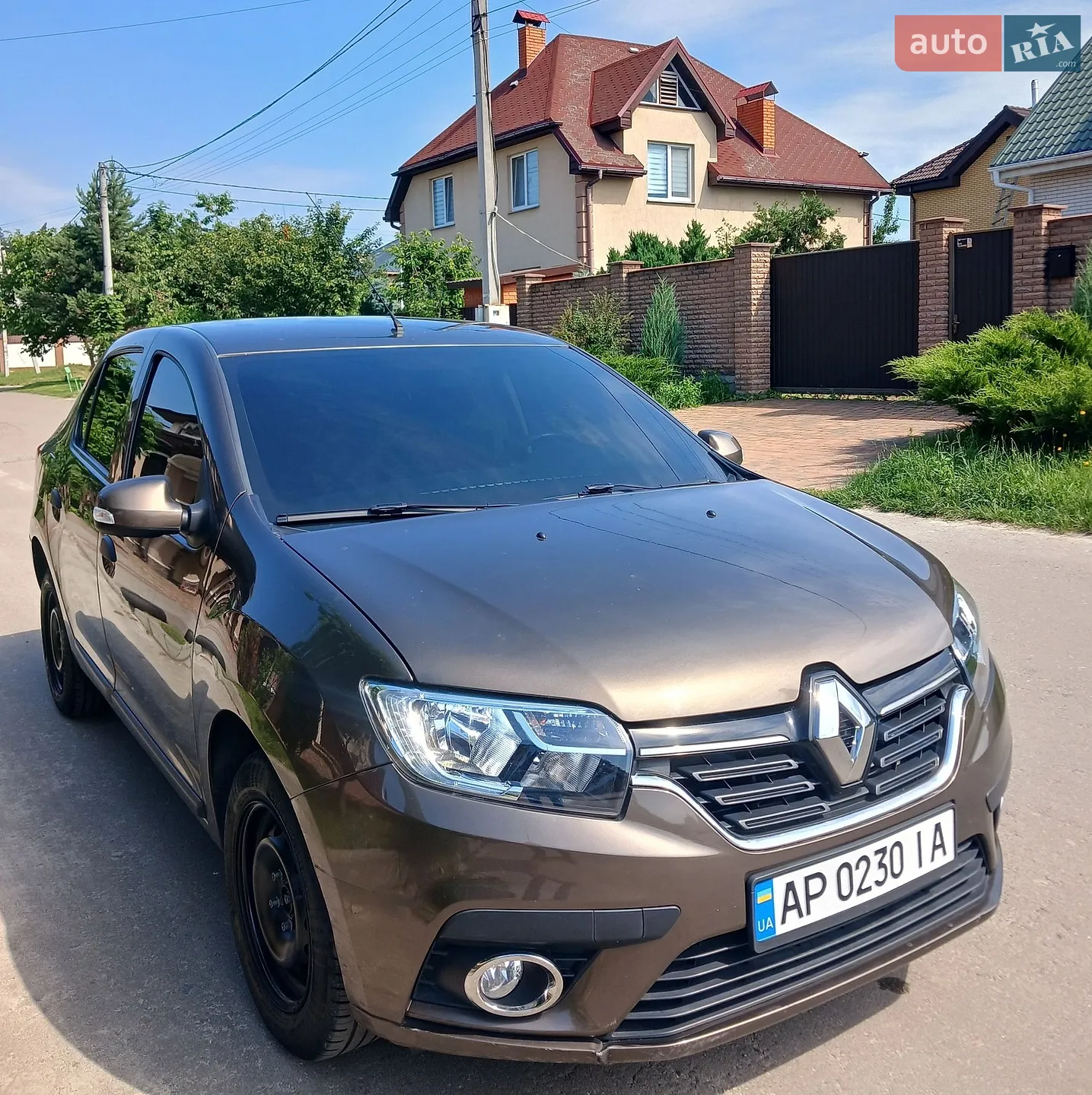 2020 Renault Logan - фото 1
