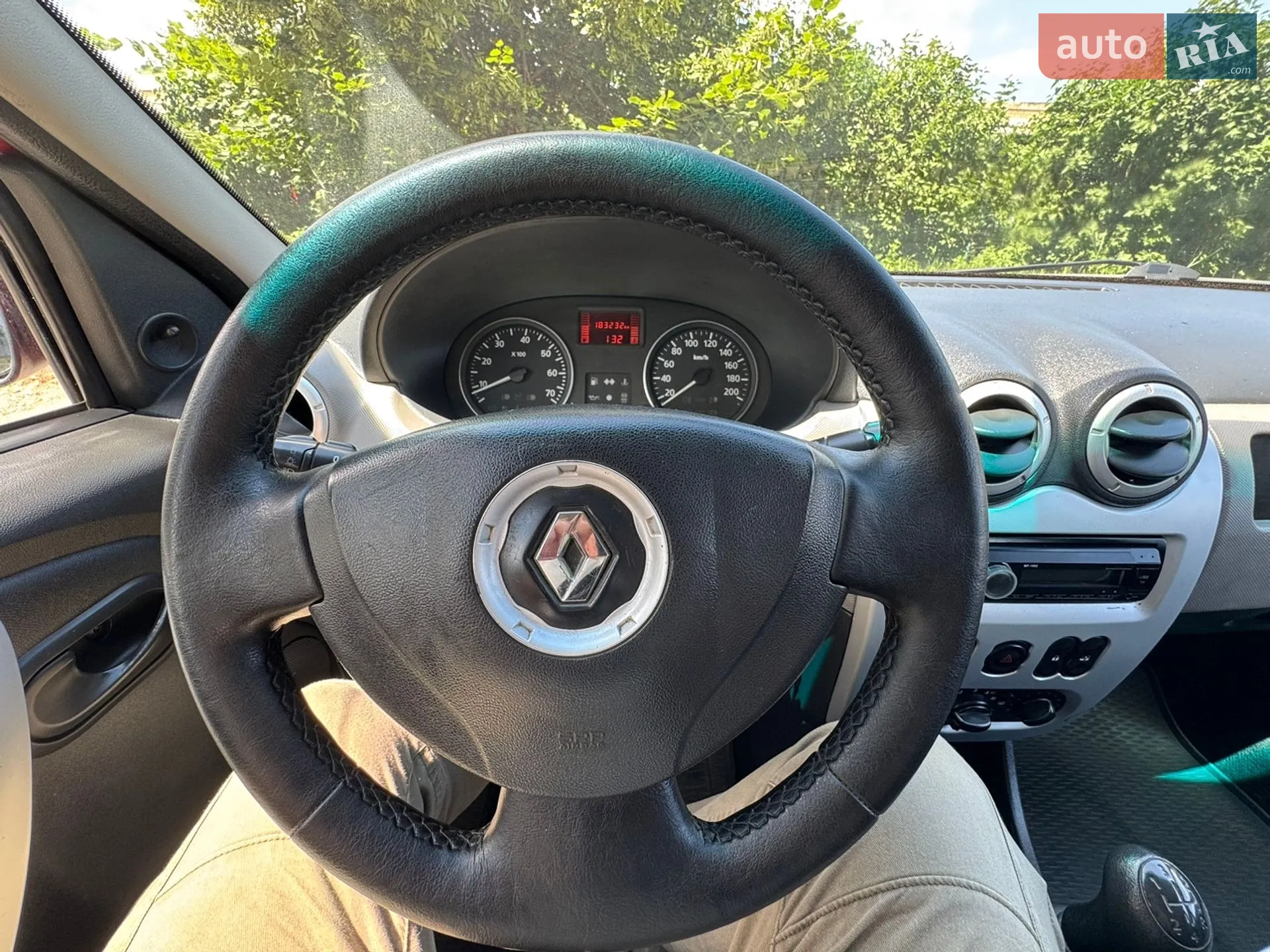 2012 Renault Logan - мініатюра 27