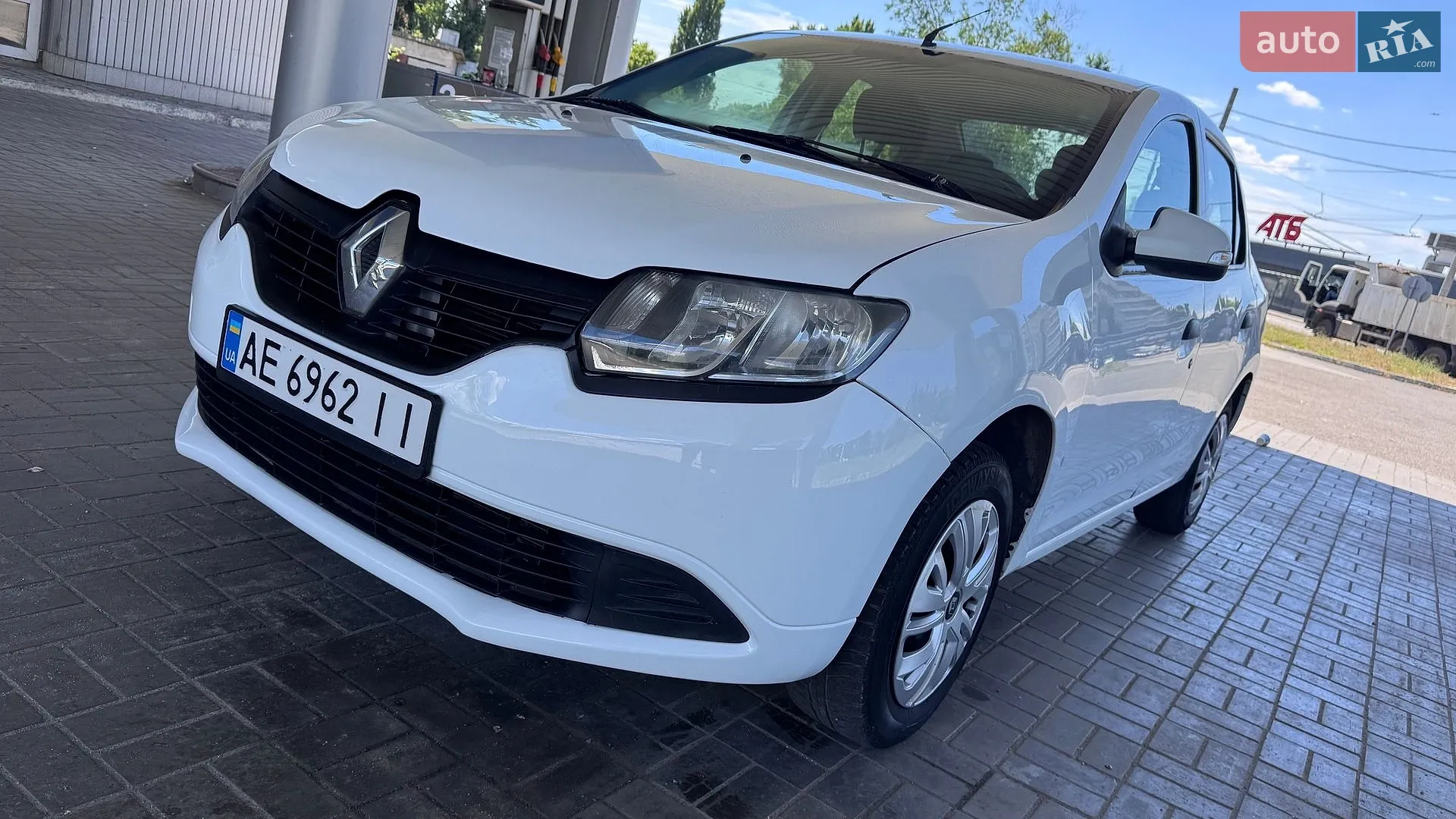 2014 Renault Logan - мініатюра 10