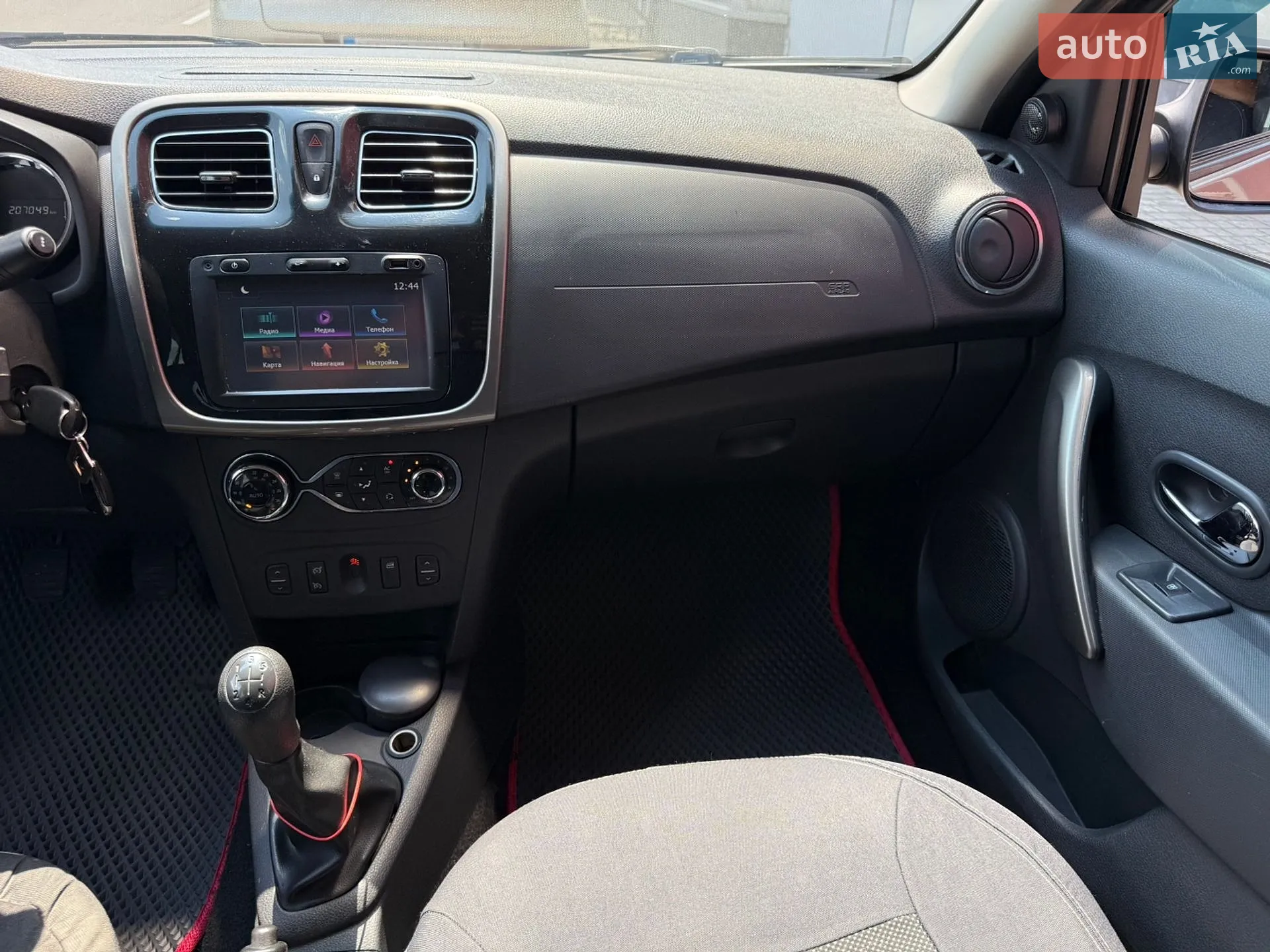 2013 Renault Logan - мініатюра 20