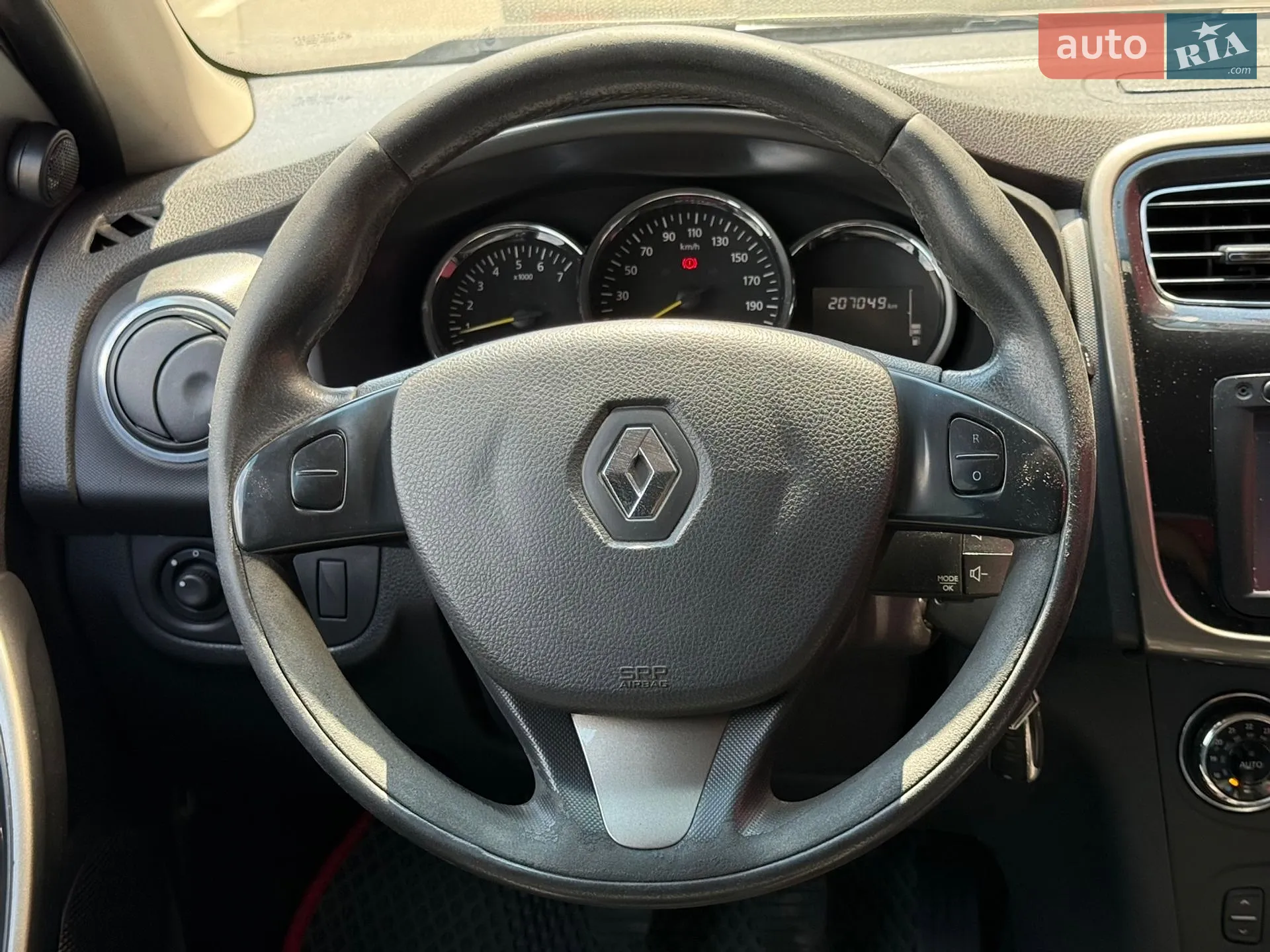 2013 Renault Logan - мініатюра 25