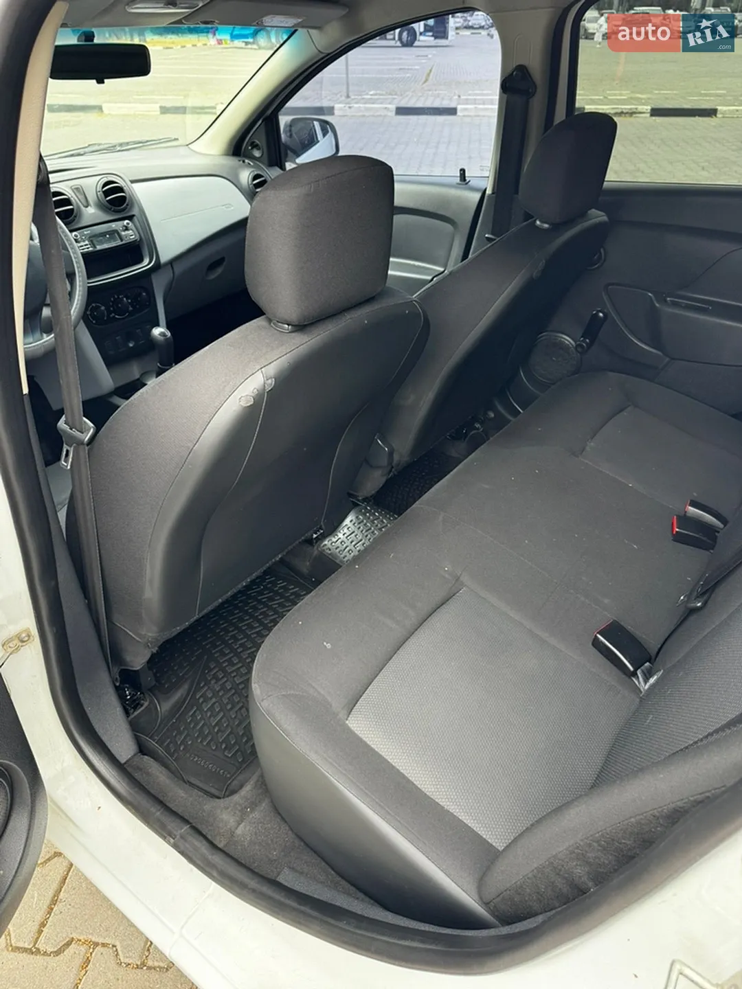 2014 Renault Logan - мініатюра 30