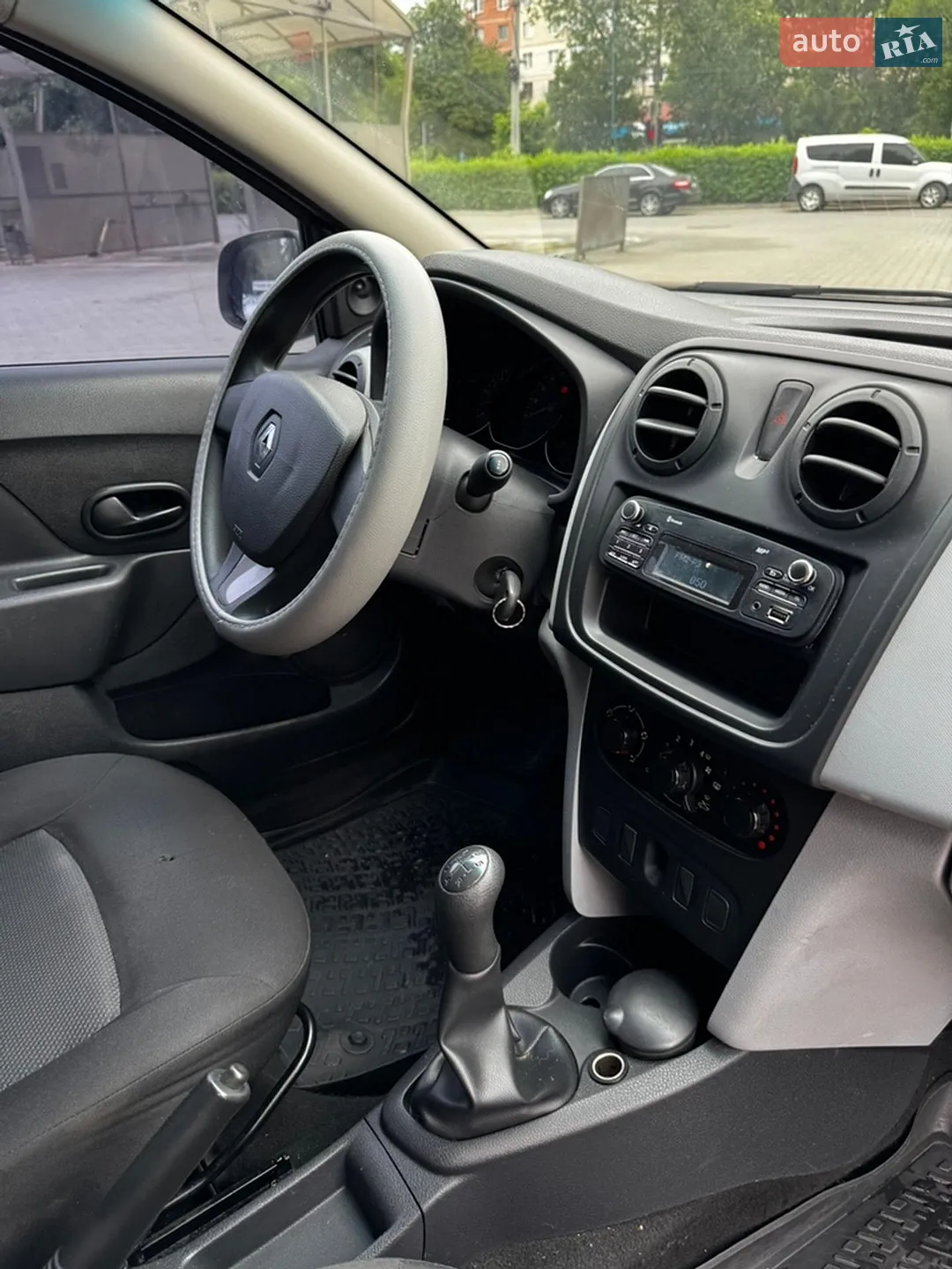 2014 Renault Logan - мініатюра 36