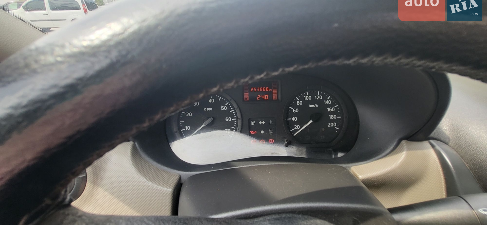 2010 Renault Logan - мініатюра 11