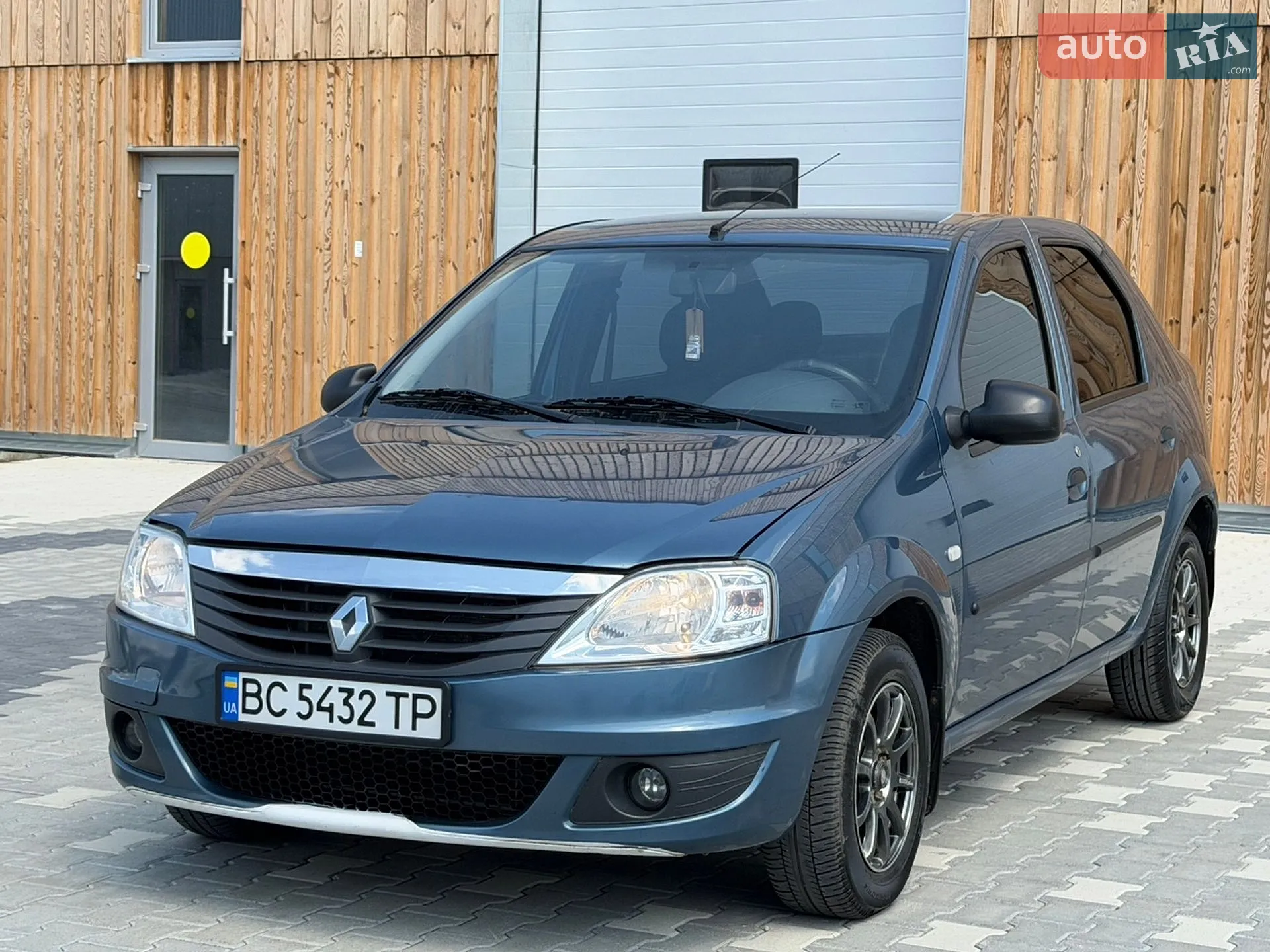 2011 Renault Logan - мініатюра 3