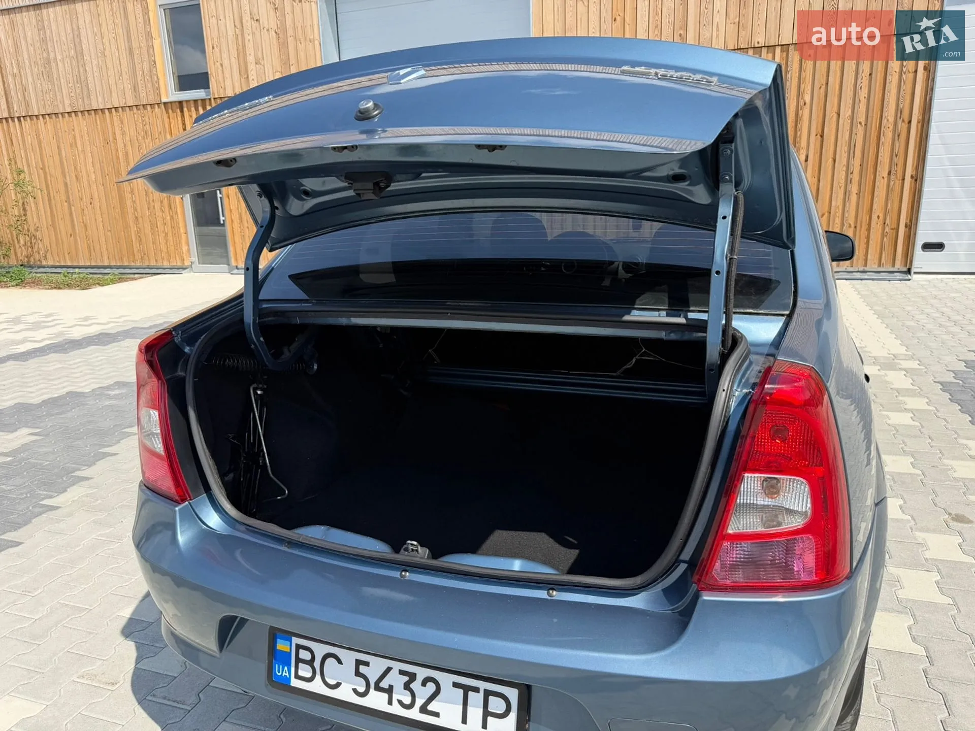 2011 Renault Logan - мініатюра 13