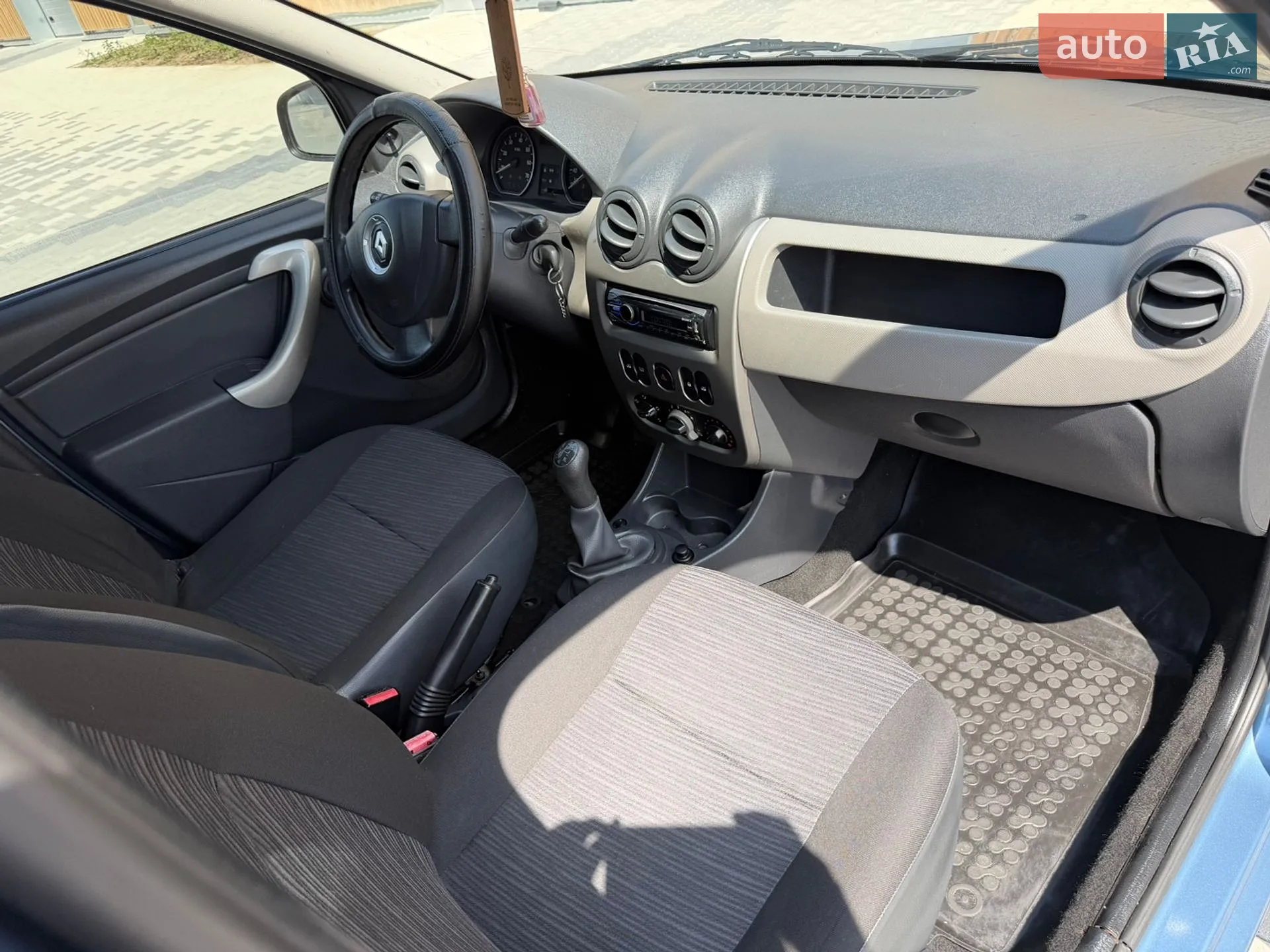 2011 Renault Logan - мініатюра 28