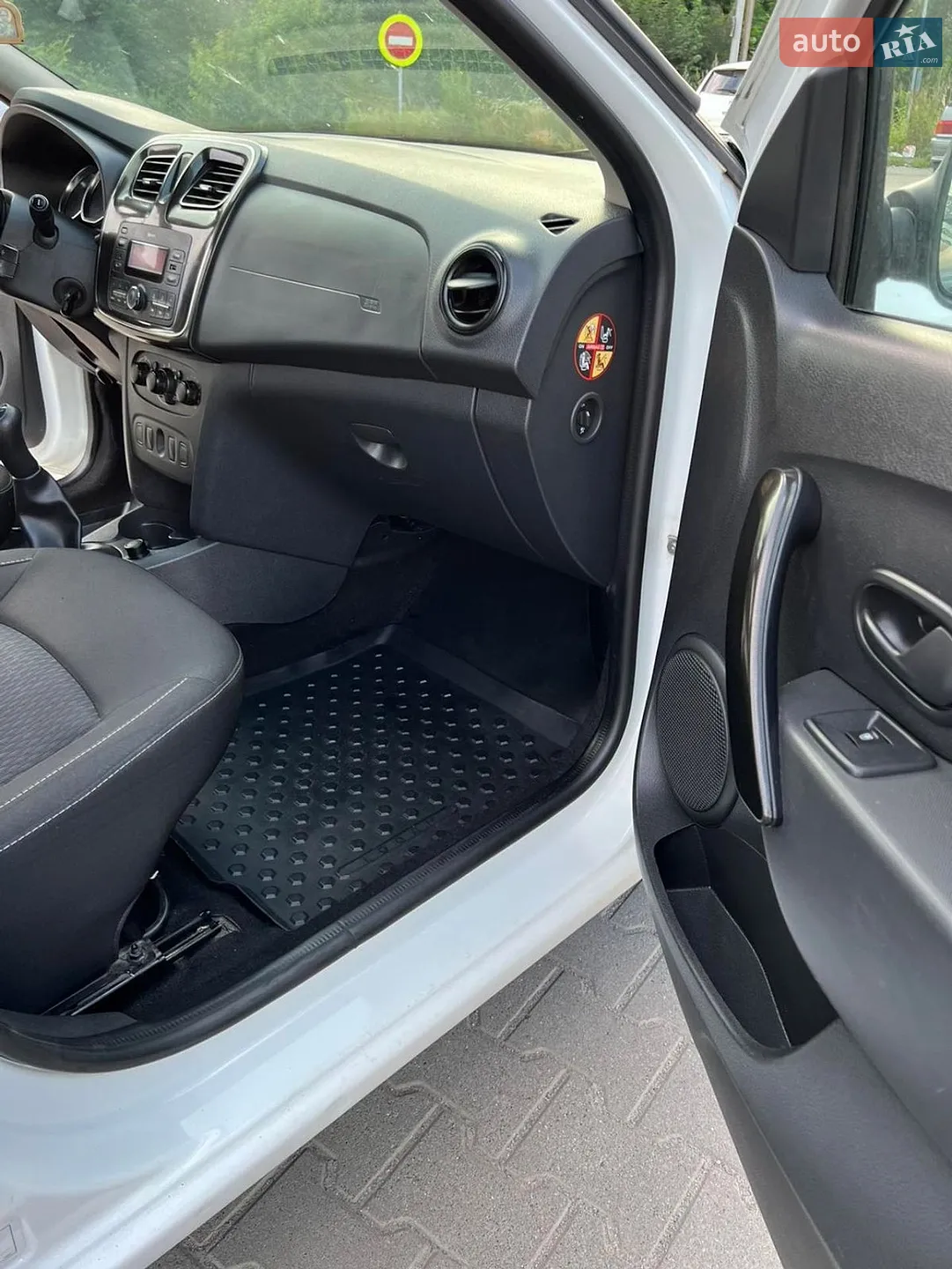 2018 Renault Logan - мініатюра 2