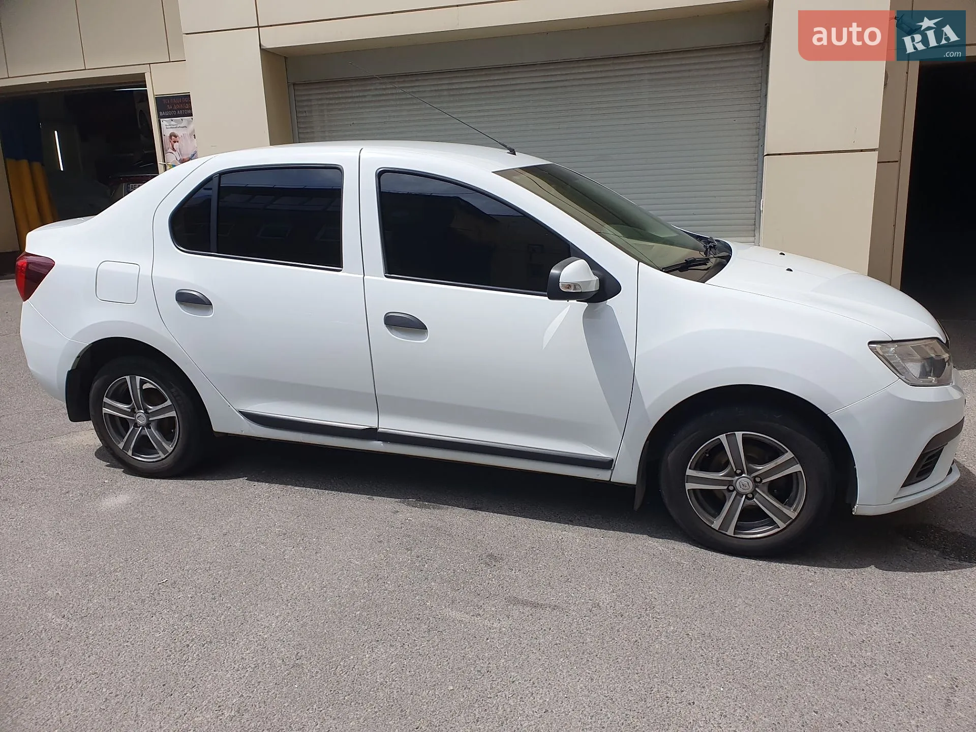 2017 Renault Logan - мініатюра 5