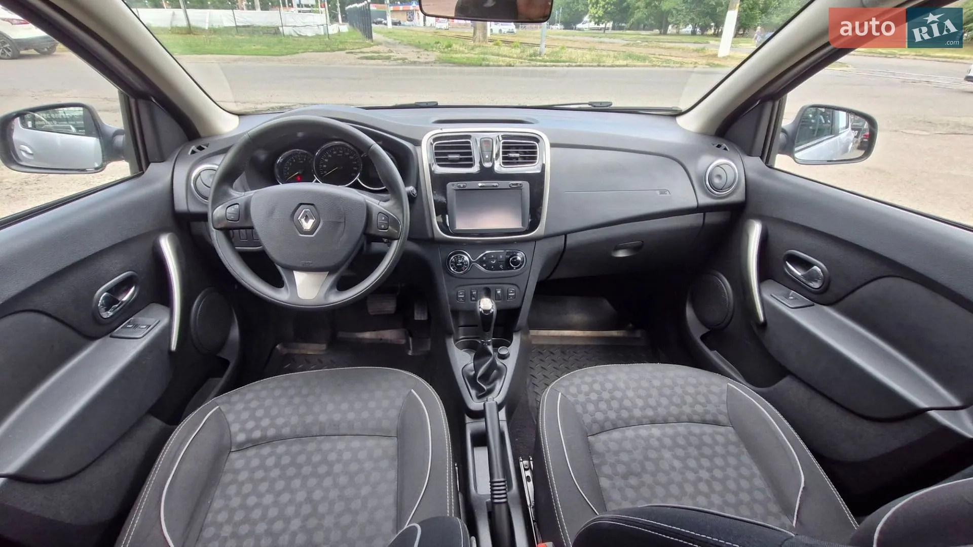 2015 Renault Logan - мініатюра 15
