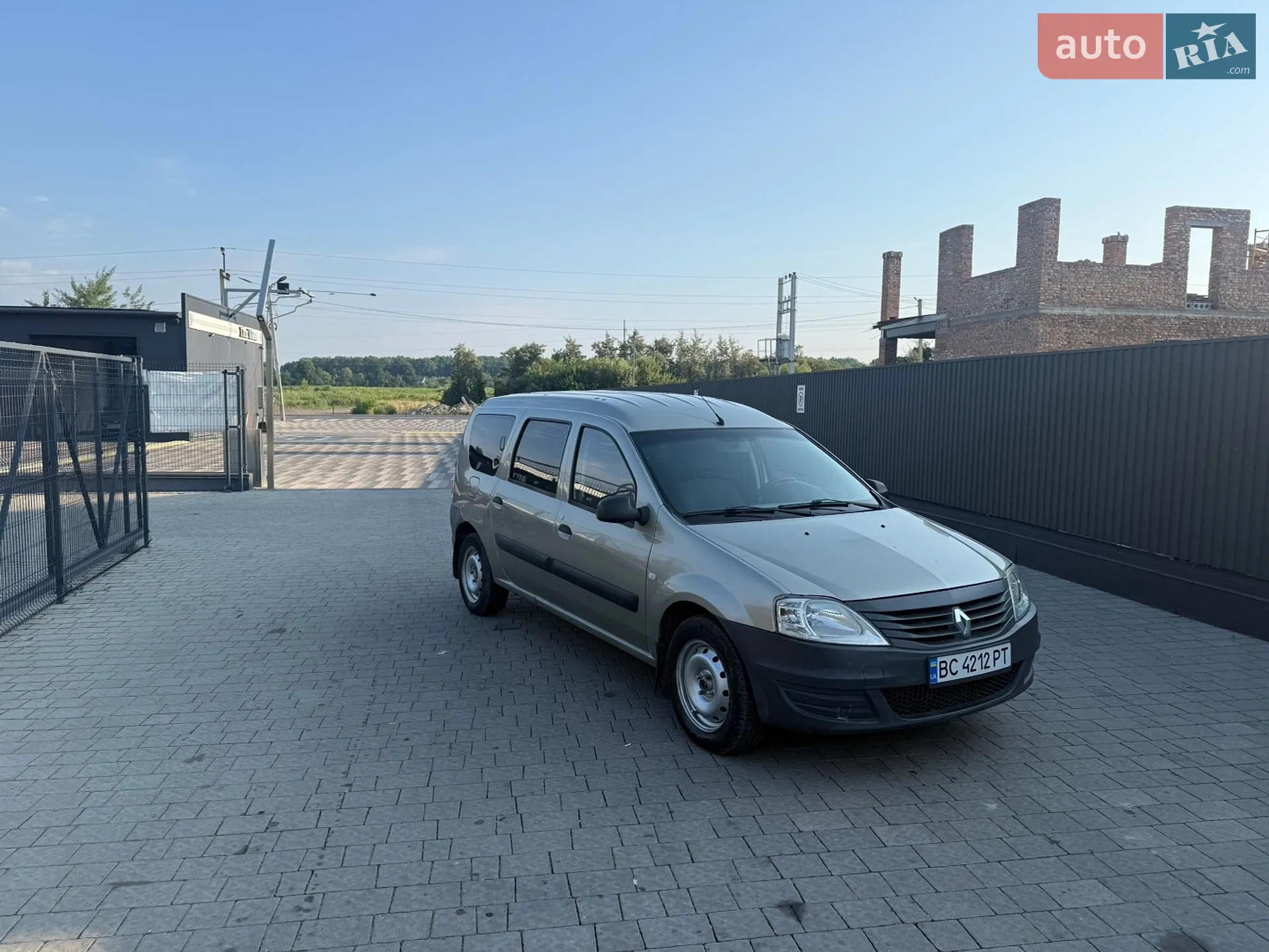 2010 Renault Logan - мініатюра 5