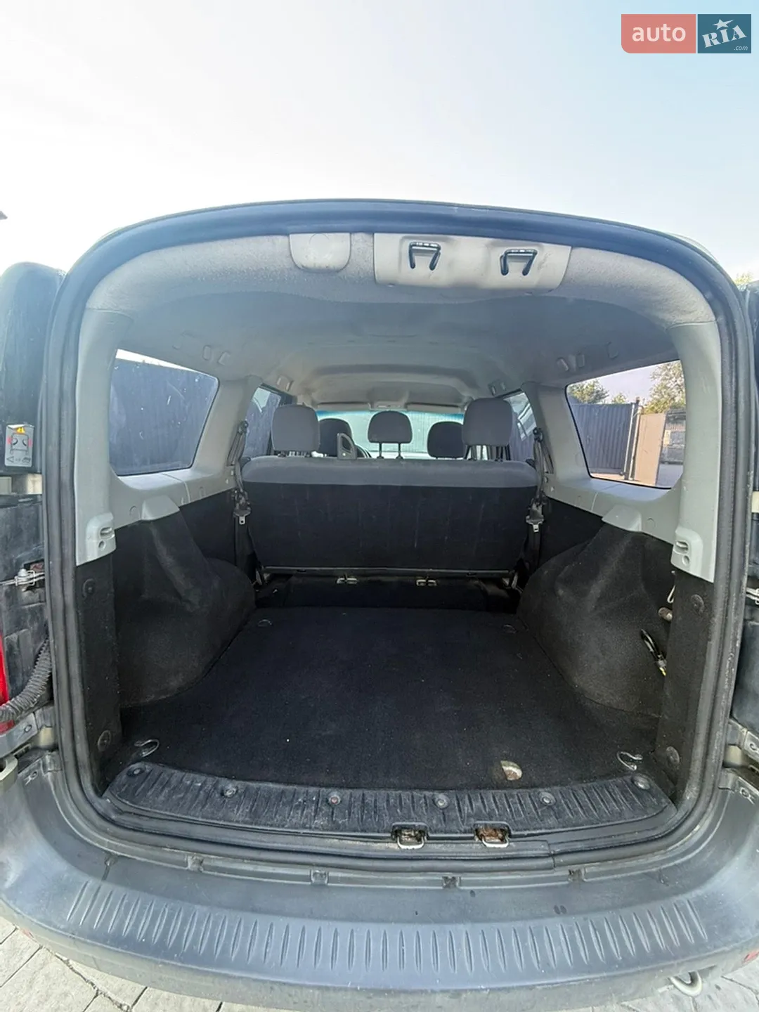 2010 Renault Logan - мініатюра 12