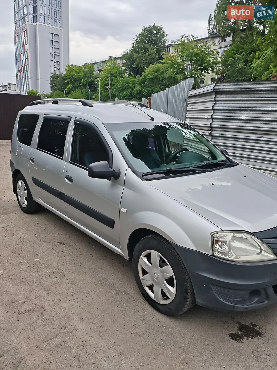 2010 Renault Logan - мініатюра 5