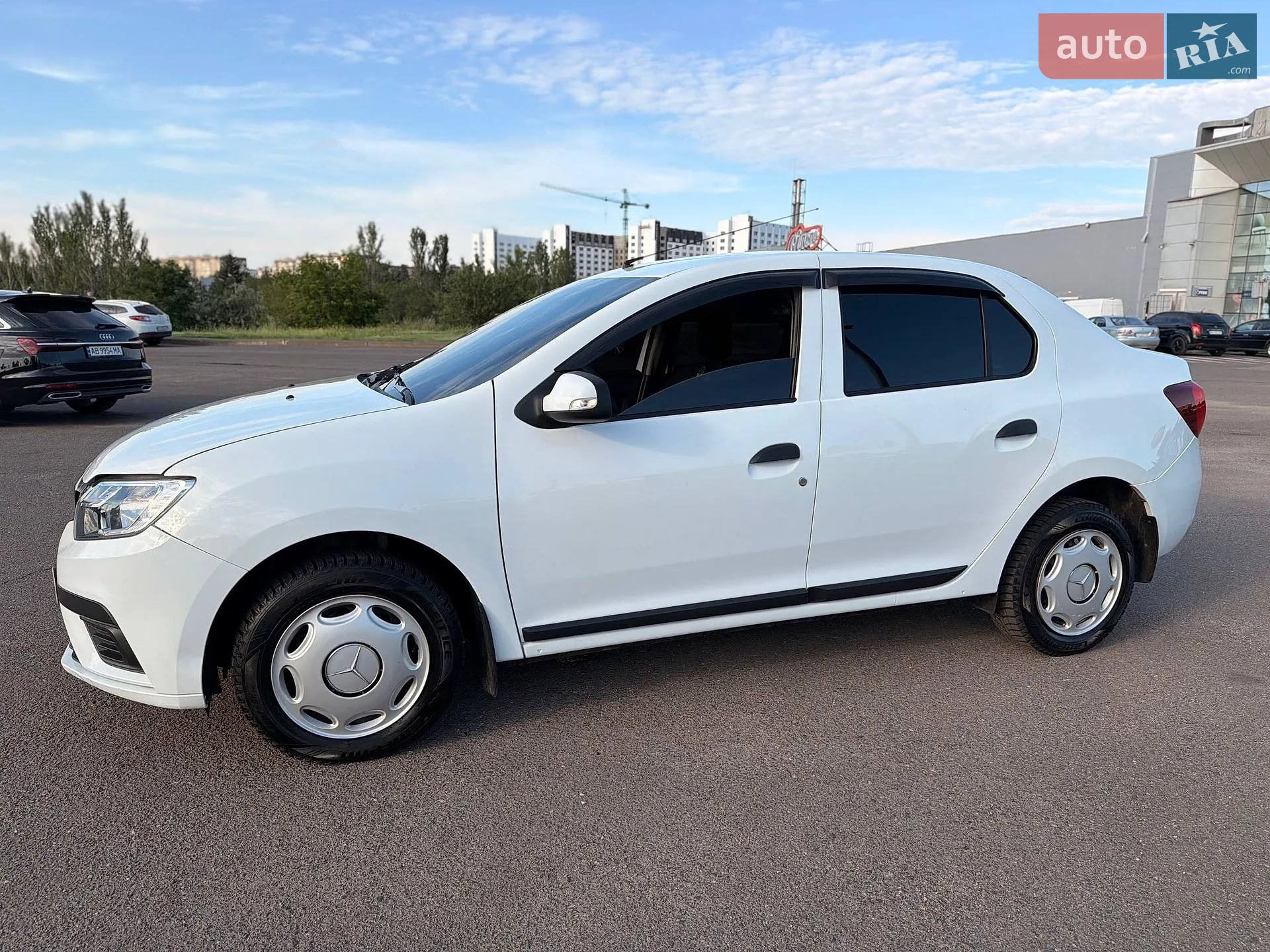 2020 Renault Logan - мініатюра 13