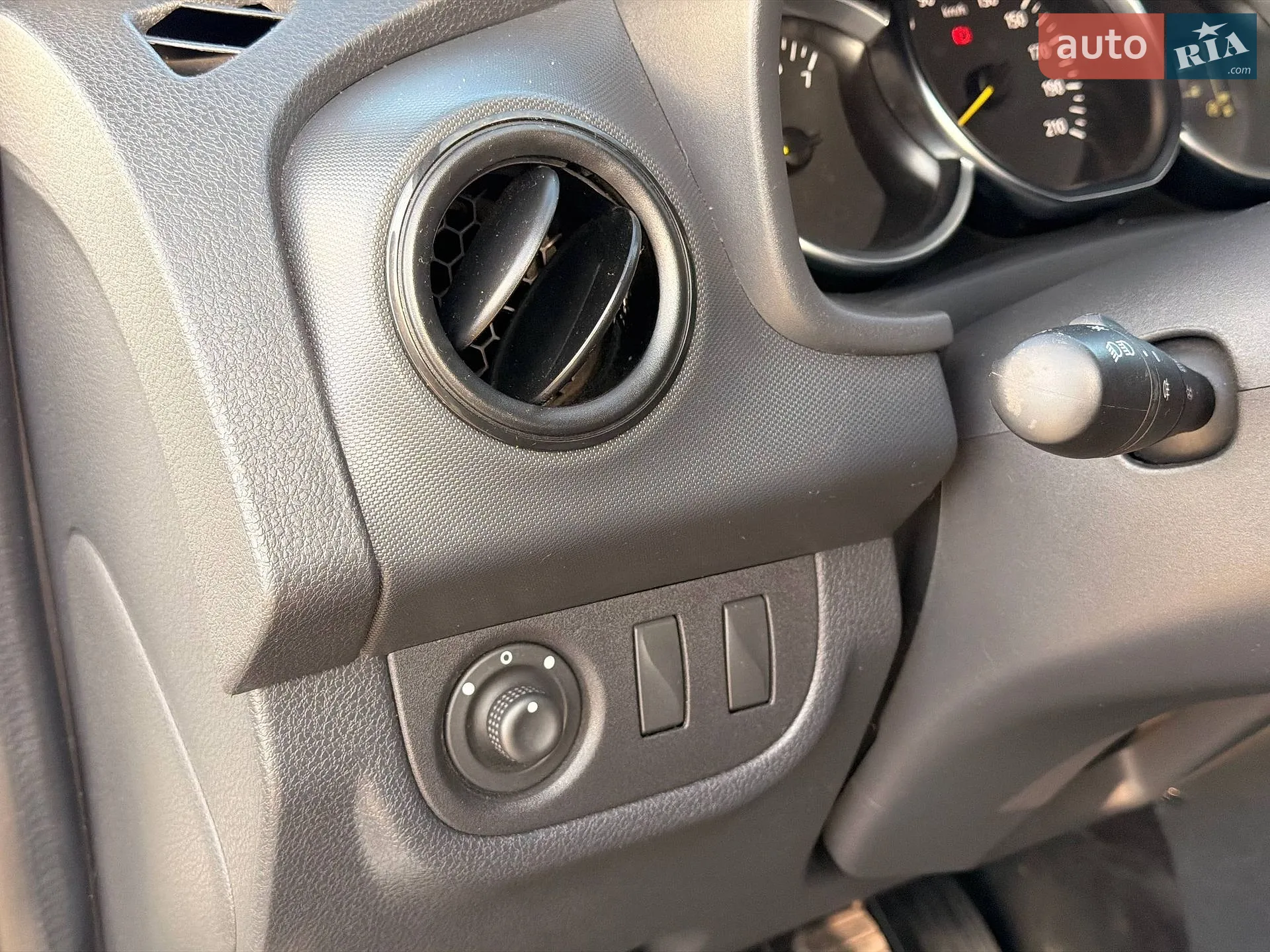 2020 Renault Logan - мініатюра 43