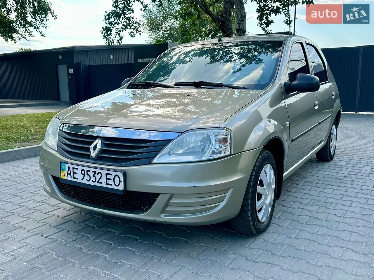 2010 Renault Logan - мініатюра 9