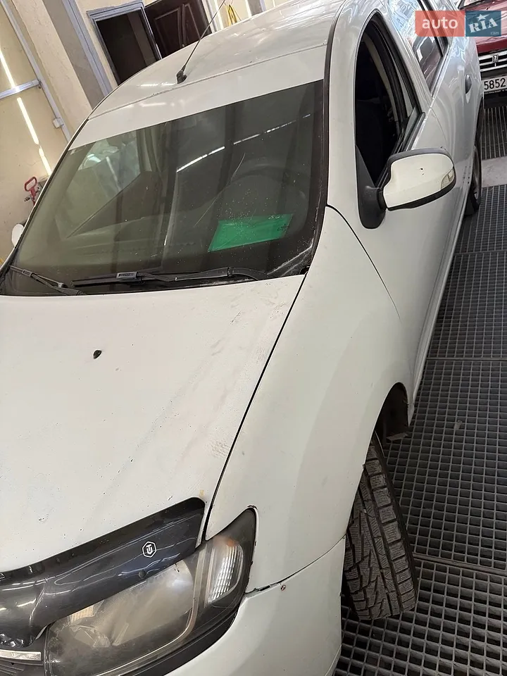 2014 Renault Logan - мініатюра 11