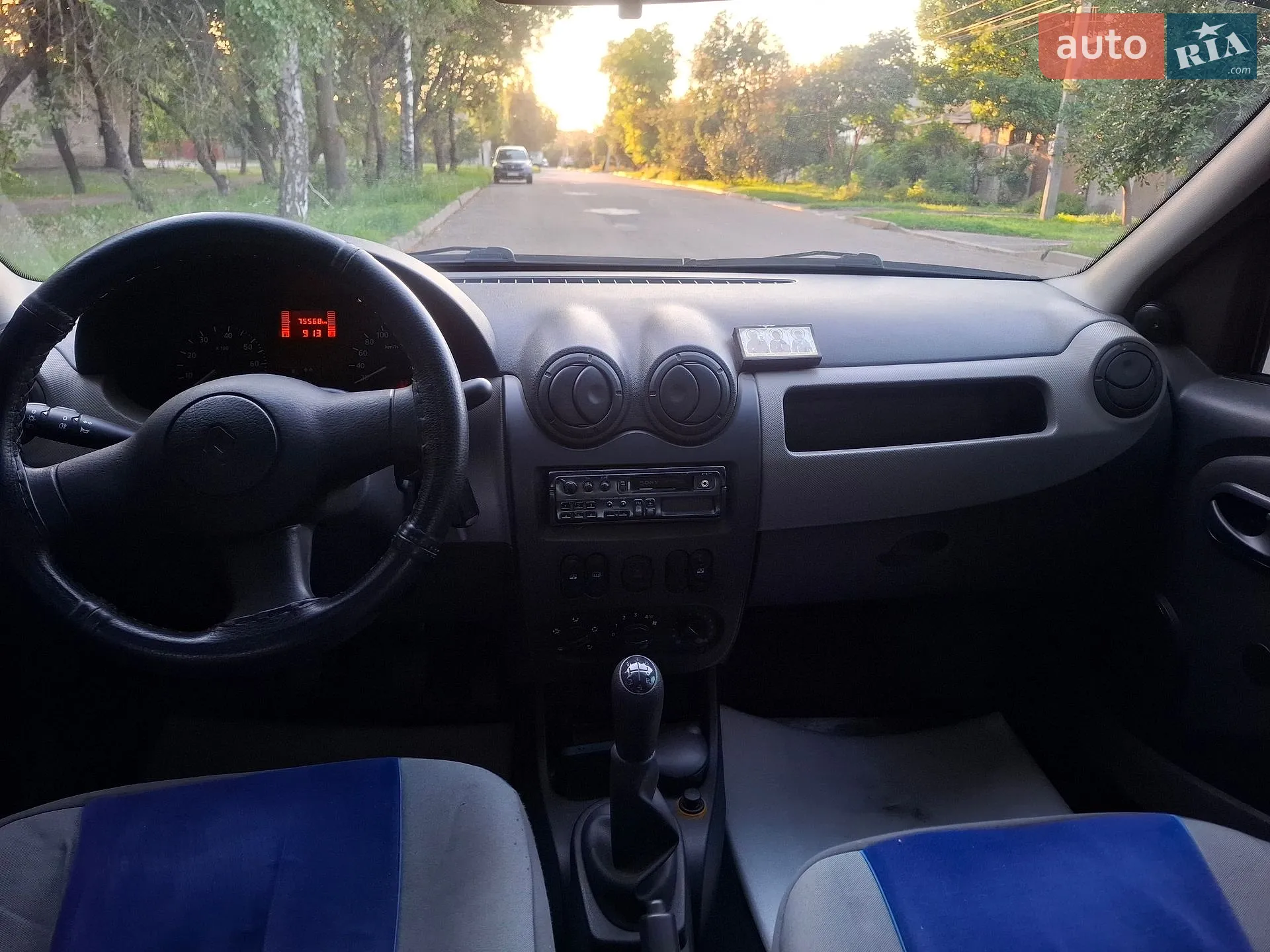 2010 Renault Logan - мініатюра 10