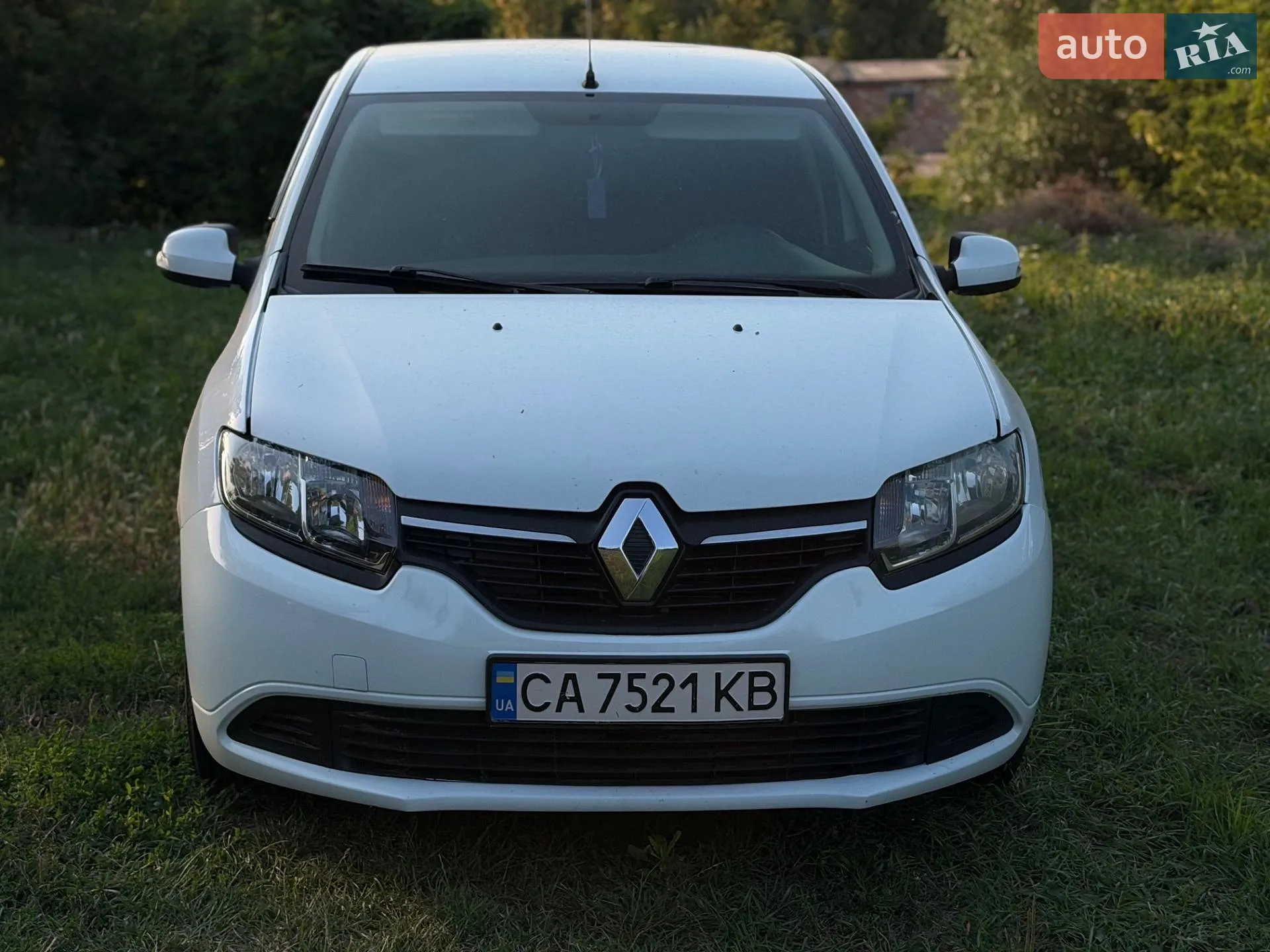 2013 Renault Logan - фото 1