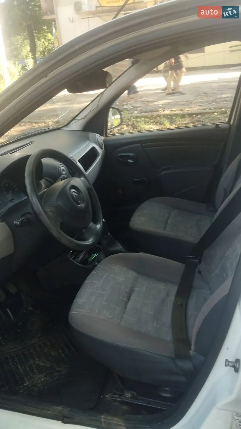 2012 Renault Logan - мініатюра 5