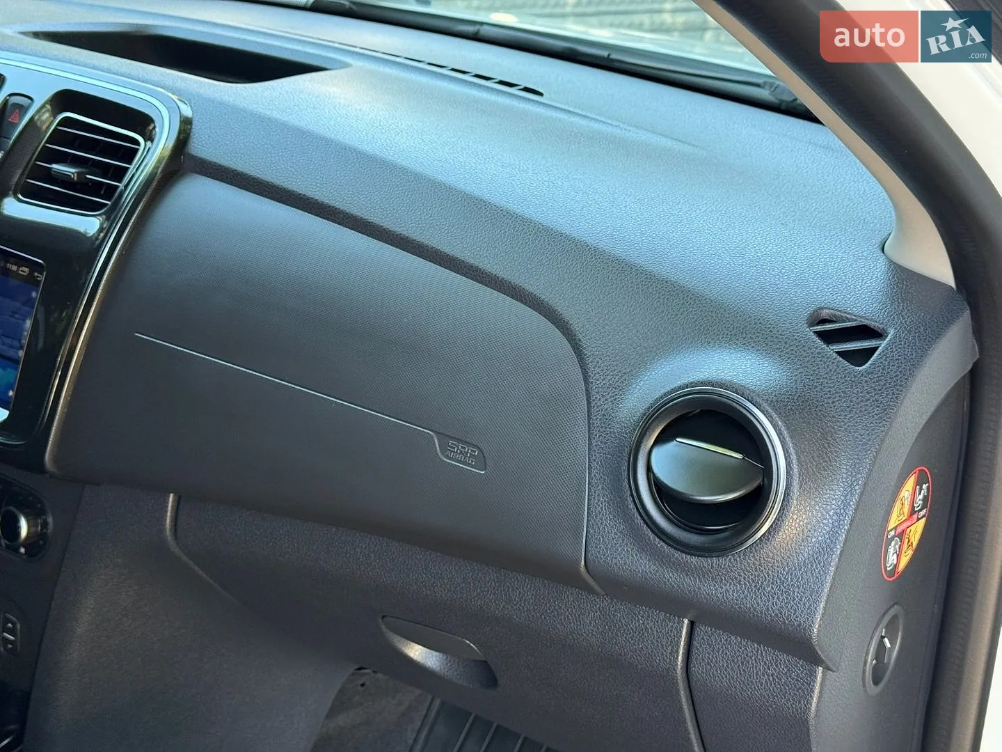 2021 Renault Logan - мініатюра 23