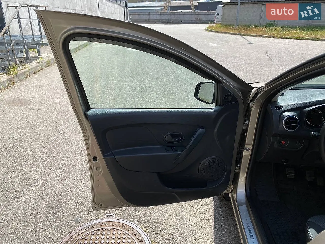 2014 Renault Logan - мініатюра 12