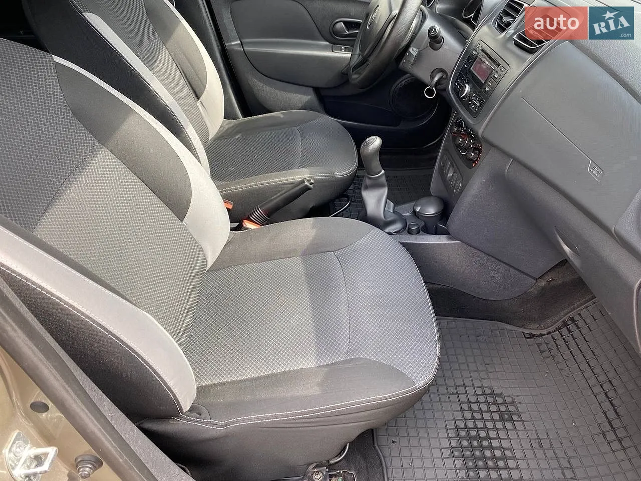 2014 Renault Logan - мініатюра 13