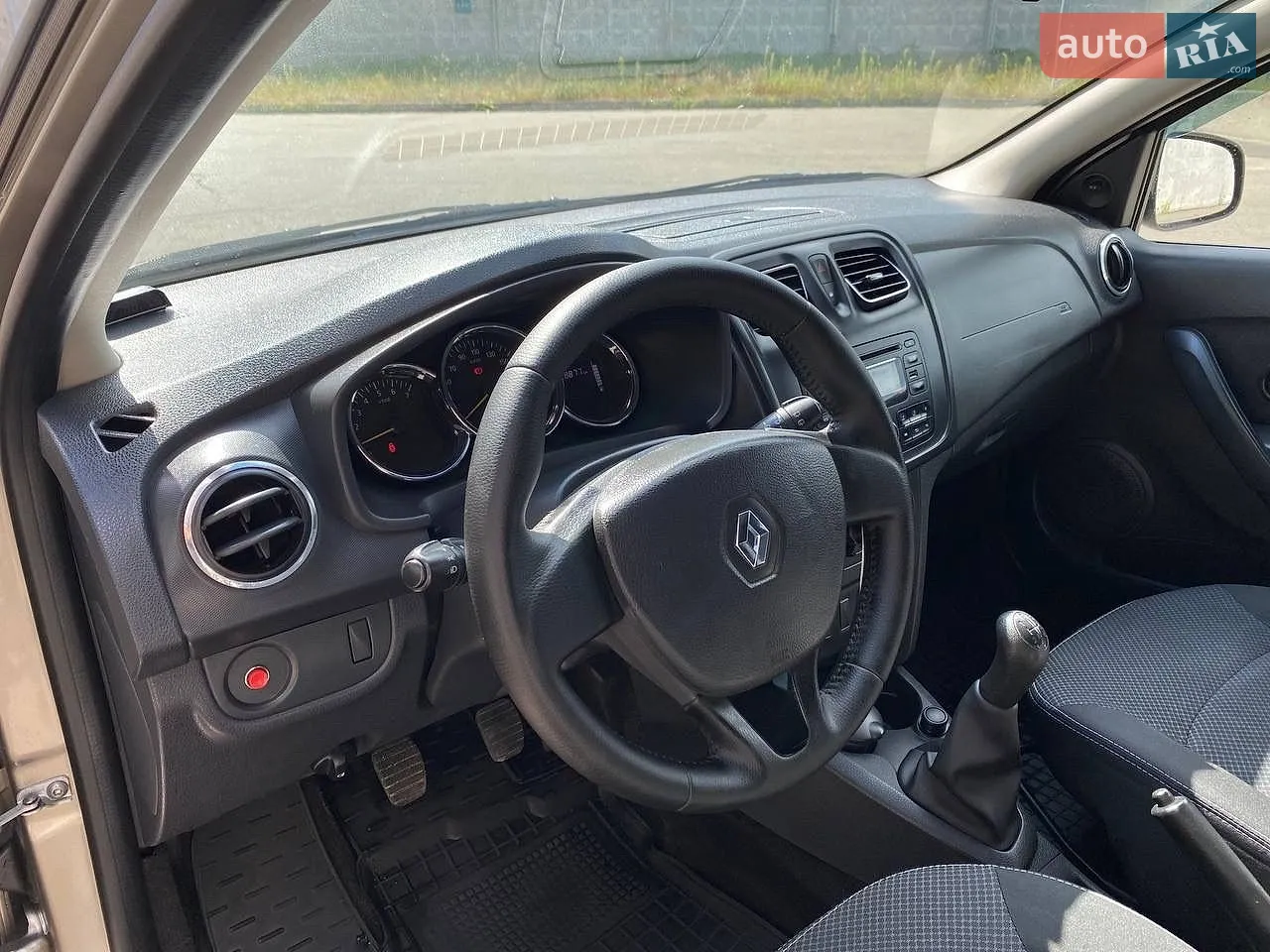 2014 Renault Logan - мініатюра 11