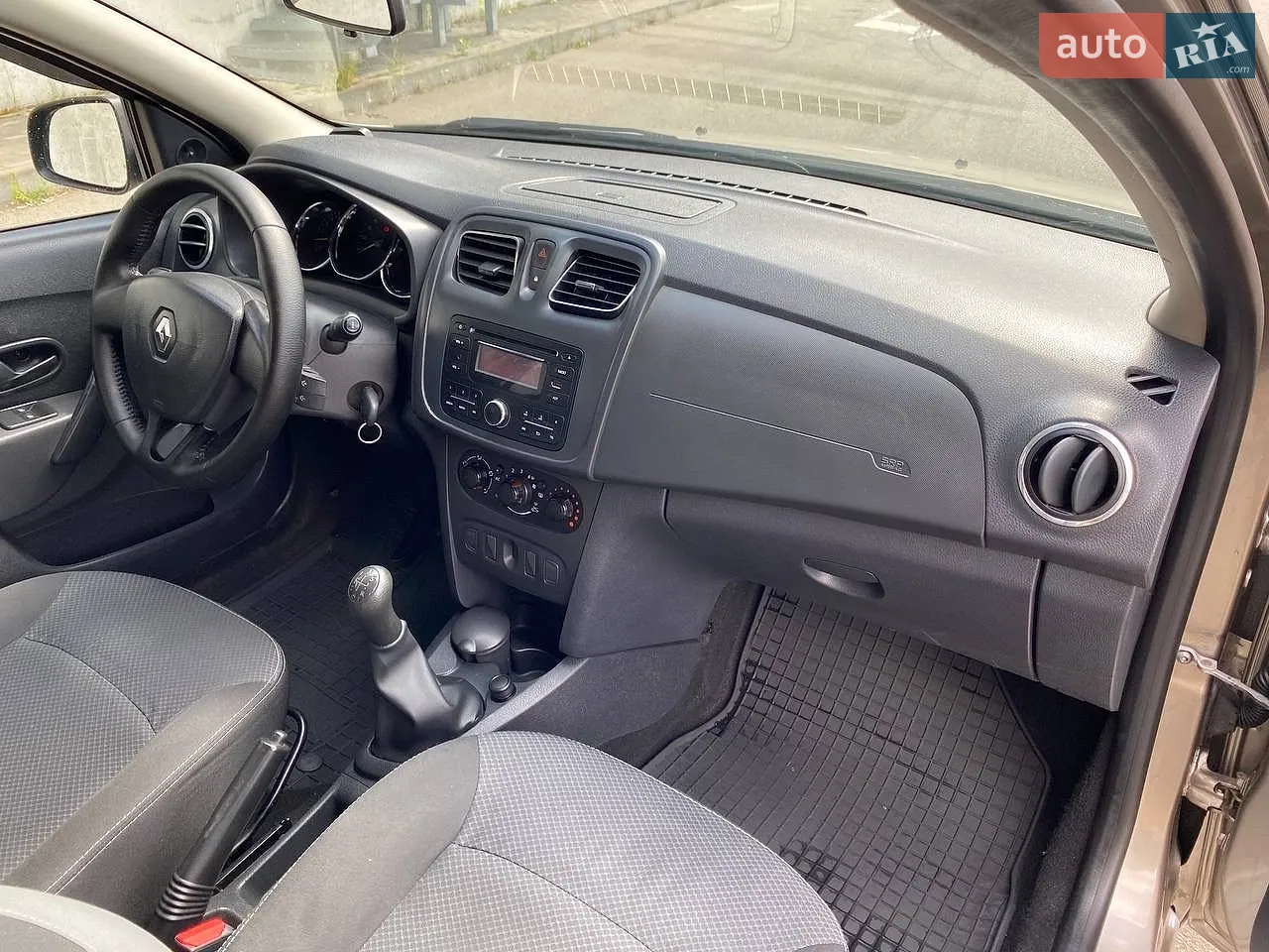 2014 Renault Logan - мініатюра 15