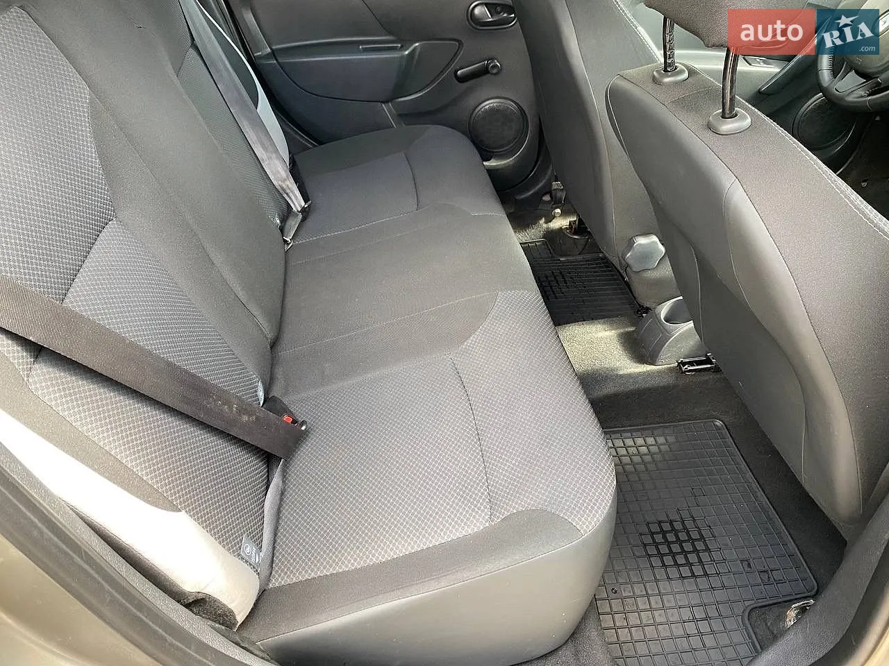 2014 Renault Logan - мініатюра 21