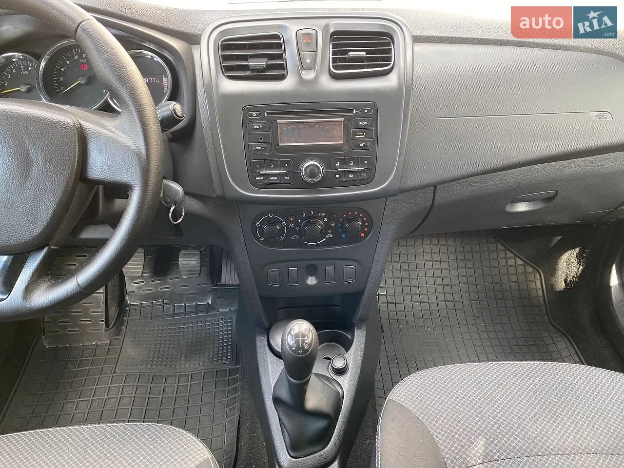 2014 Renault Logan - мініатюра 26