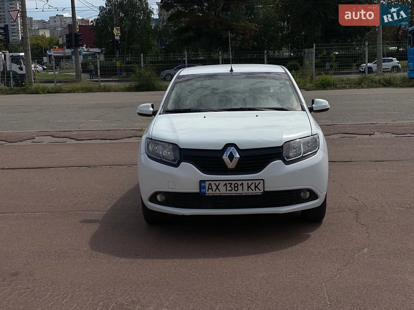 2013 Renault Logan - мініатюра 2