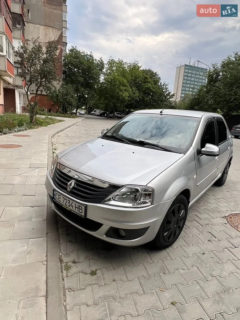 2011 Renault Logan - фото 1