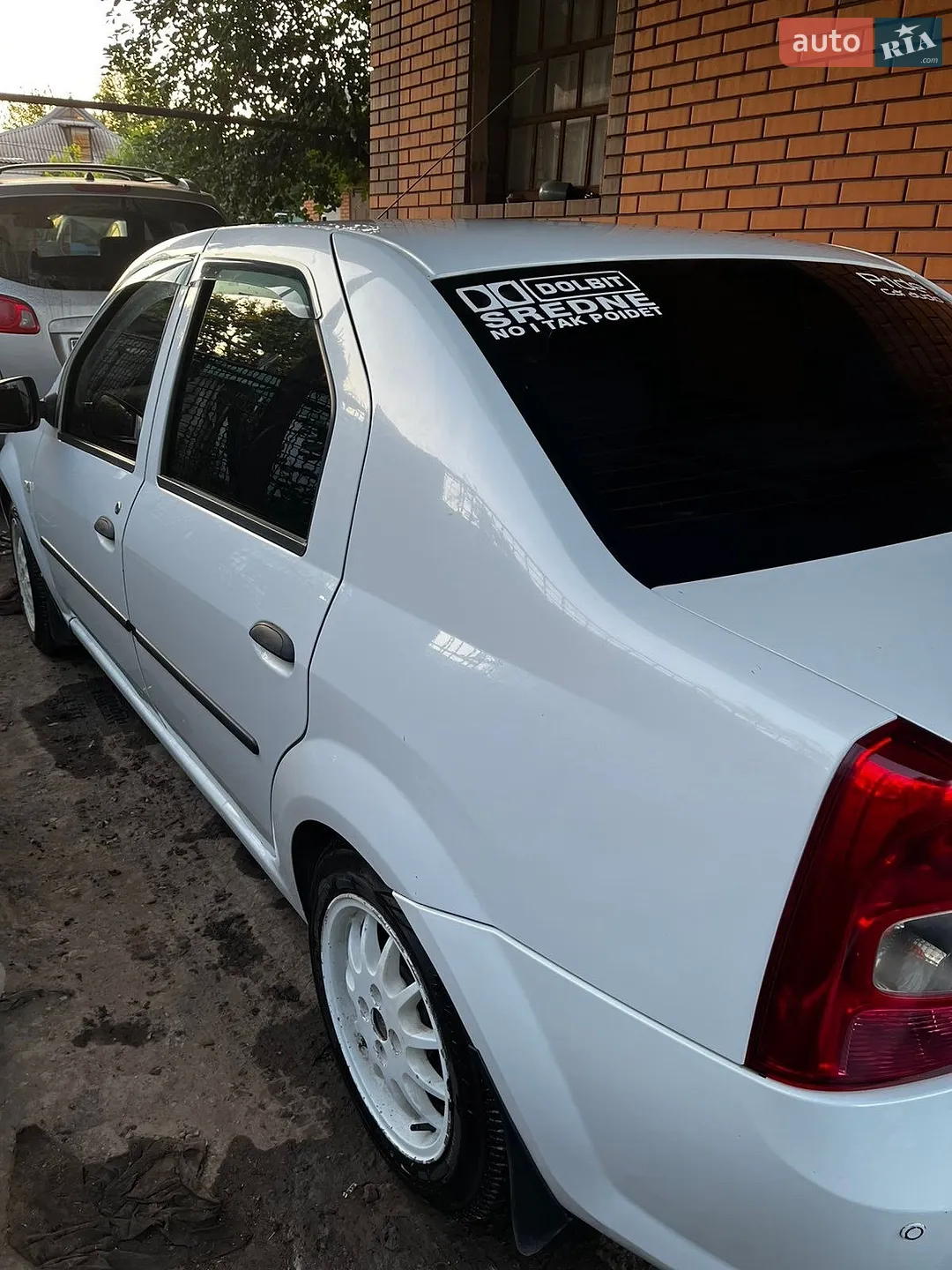 2010 Renault Logan - мініатюра 7