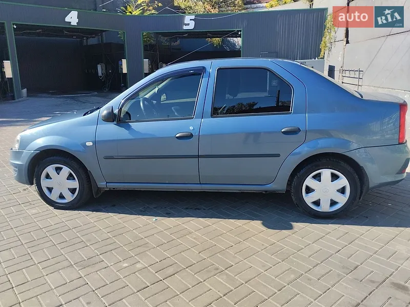 Renault Logan 2010