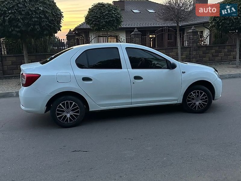 Седан Renault Logan 2014 в Ровно