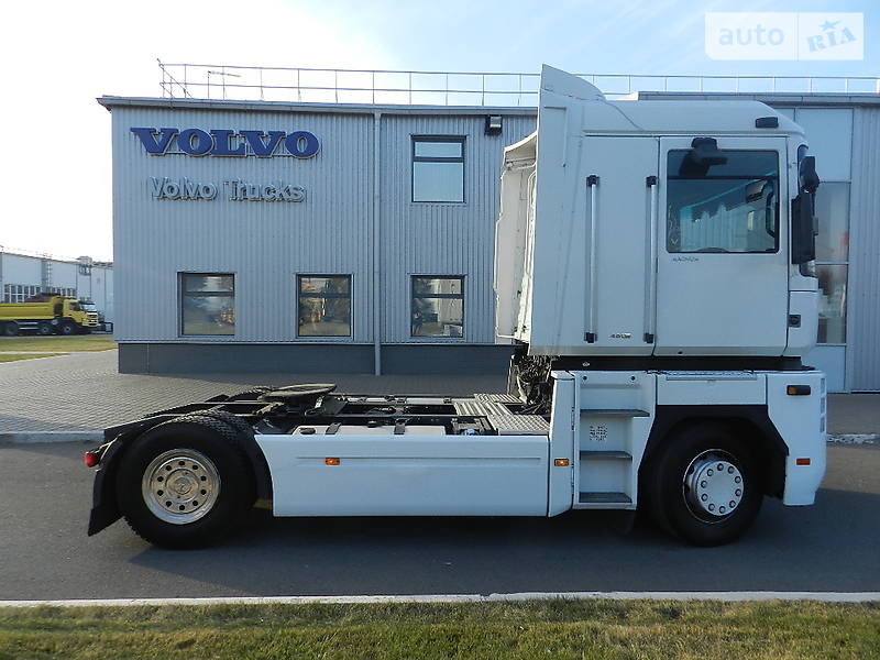 Тягач Renault Magnum 2007 в Киеве