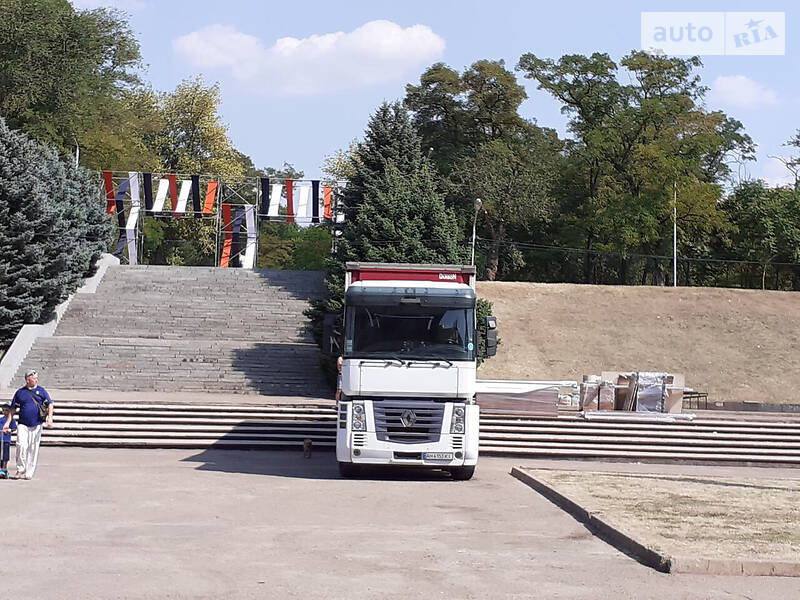 Тентованый Renault Magnum 2007 в Киеве